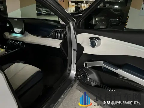 新款比亚迪元PLUS内饰曝光！650公里续航，内饰反人类设计竟还在-2