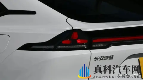 华为ADS加持,掀背轿跑+增程,2026款长安深蓝L07购买指南-3