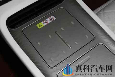 华为四激光雷达+52度大电池，双零重力座椅，阿维塔 12值得买吗？-1