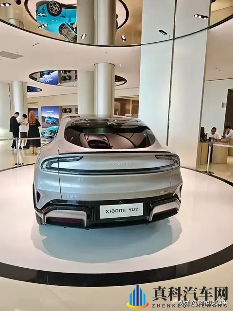 不靠刚需靠喜欢？小米YU7用户报告：年轻人买车先看性价比和颜值-3