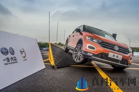 年轻人第一台德系SUV!现款从近16万降到898万,还要啥锋兰达?-3