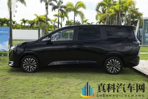 我的星光730 2025款到店体验：一辆适合全家出行的7座车-3