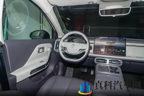 家用纯电轿车怎么选?10万预算试驾零跑B01,说说我的真实感受!-3