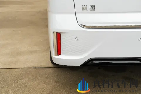 26款岚图梦想家,用细节说话,将用户需求做到极致-1