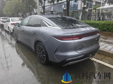 比亚迪销量突破44万辆，为何空间更大技术更好的汉L，却卖不过汉-3