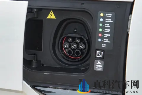 11月权益再加码！伊姆斯躺椅+母婴级座舱，极氪009值得买吗？-1