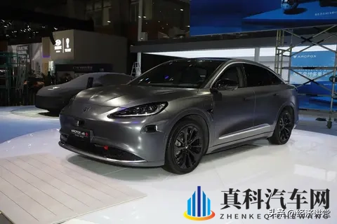 买比亚迪还是极狐阿尔法-1