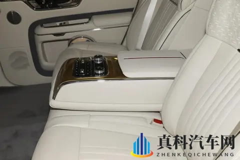 718 万国产豪华天花板!40T V8 + 航空座椅,政务接待首选?-2