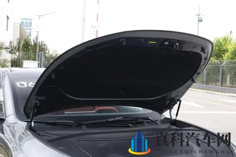 2026 款阿维塔 12 四激光版：智能辅助电动车新高度-3