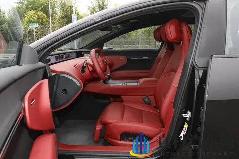 阿维塔12:一款适合家用的新能源车,方方面面都考虑到了-3