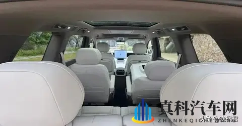 腾势N8L杀入三十万级SUV市场 硬凑配置却缺续航 低价能否掀翻理想L8-1