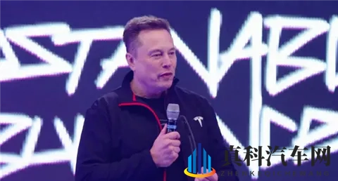 马斯克现场承诺:特斯拉车主很快就可以“边发短信边开车”-1