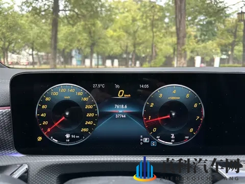 23年1月上牌，14万拿下准新一手奔驰A级，都市白领通勤优选！-3