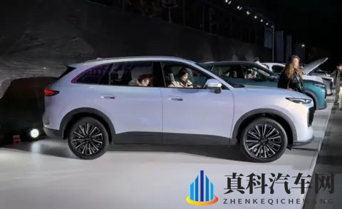 奇瑞第五代瑞虎8限时929万起-3