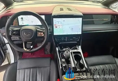 传祺M8宗师上市!双零重力座椅+20T插混,重新定义豪华MPV旗舰-1