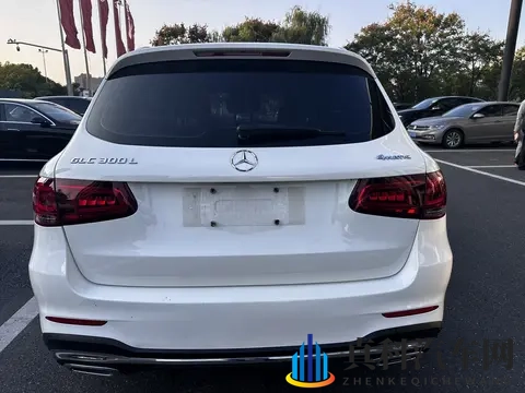 26万多拿下奔驰GLC,体验豪华品牌SUV的驾乘质感!-1
