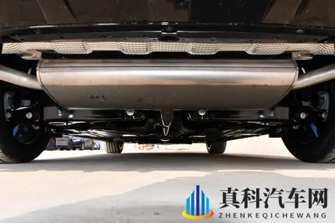 10万级全能选手!试驾第三代领克03,内外升级,性能依旧-2