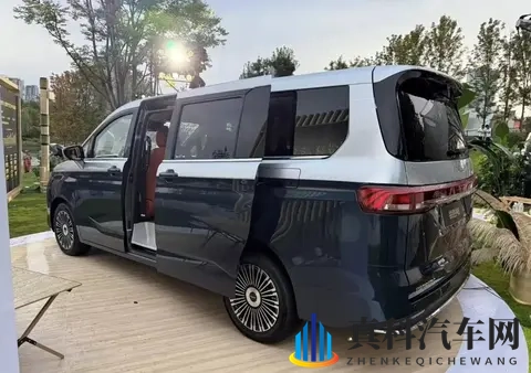 北汽制造锐胜 M8 中大型 MPV 将于 11 月 5 日预售-1