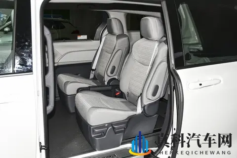 2024款赛那选买指南：官降25万后，这版家用MPV闭眼冲-1