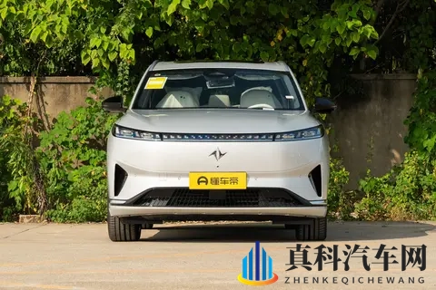 东风eπ008五座版：设计大气、空间宽敞、配置丰富，值得一看-3