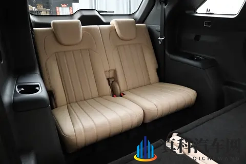 15万预算想买中型SUV?捷途山海L7 PLUS:这才是旅行小房车!-3