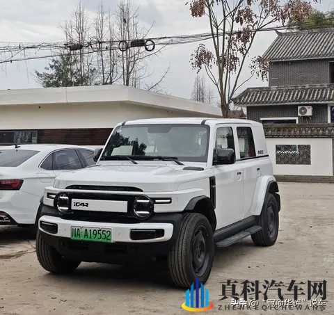 新能源车险贵得离谱，维修费吓退车主，保险公司也扛不住-1