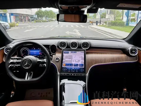 免费东京热成人App：汽车驾驶：揭秘速度与激情的完美融合-2