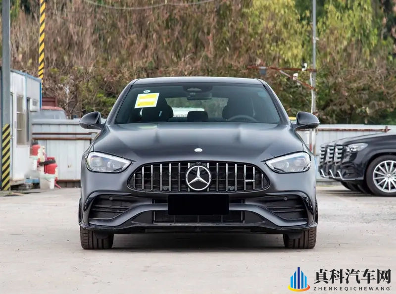 吉利“上硬菜”，6.88万三厢轿车，亏电油耗2.8L-1