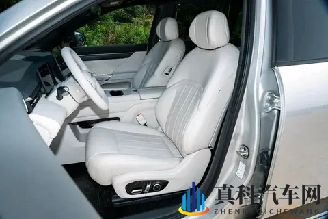 1699万起，增程+纯电动力，2026款奕派eπ008五座版来了-2