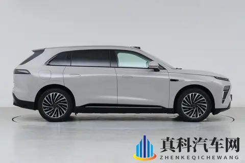 11月买车怎么选?这款SUV从价格到配置,每一项都说到了心坎里-2