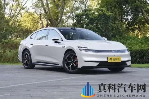 中型新能源轿车新选择！1199万元起售，长安启源A06来了-3