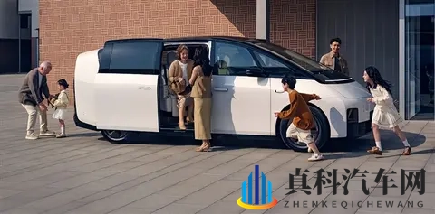 “是不是早就知道不说?”“听说李想不知道召回”?理想汽车汤靖详解“MEGA 2024 款起火事件”-2