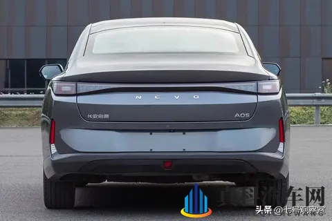 比亚迪秦L vs 长安启源A05：10万级插混家轿，谁才是性价比之王？-1