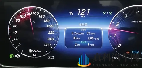 2025款奔驰C级试驾：豪华感真能当饭吃？优缺点扒透-3