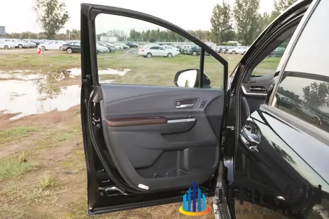 2998万起,2026款丰田格瑞维亚怎么选?对比配置之后有答案了-2