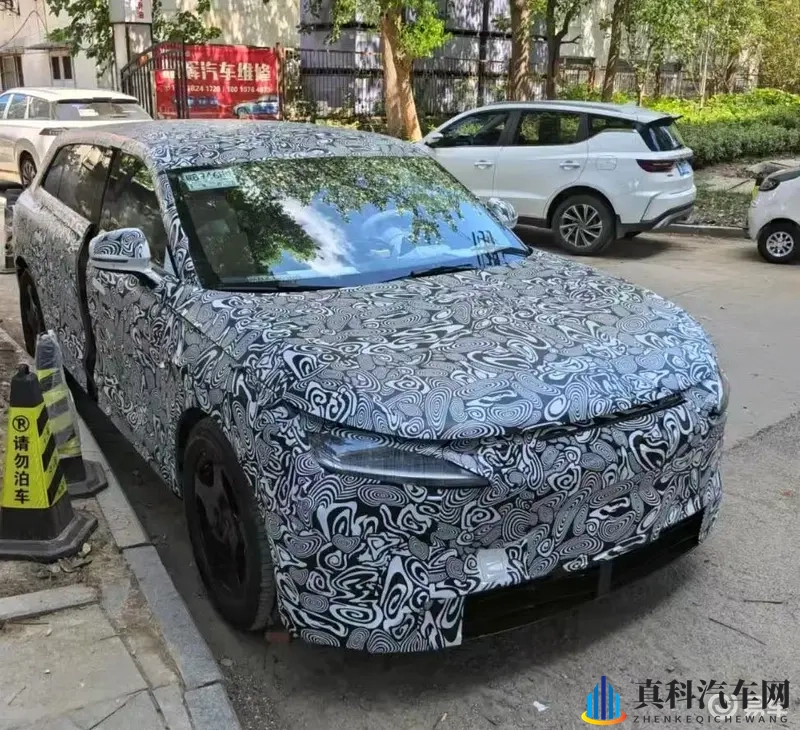 智界 R9 谍照首曝，瓦罐风设计突围-1