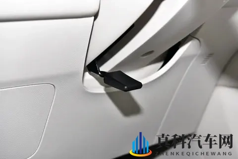 15万级中大型SUV新标杆！东风eπ008，家用通勤性价比之选-1