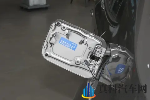 选车丨要外观时尚油耗低，卡罗拉是较好选择吗？全方面试驾评测！-2