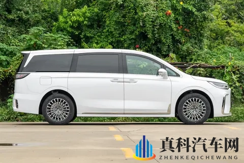 谁懂啊！26 款岚图梦想家把 12 分钟快充和鸿蒙智能焊在 MPV 里了-1