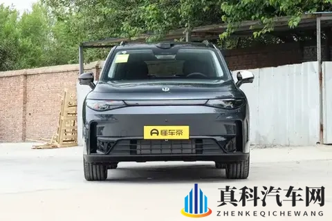 156寸后排大屏+六座布局，这台增程纯电SUV真香价开售-1