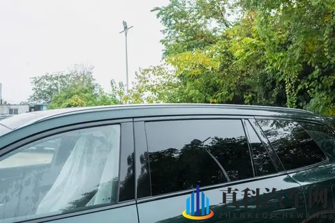 3025mm 轴距，大五座布局，这款增程 SUV 适合家用-1