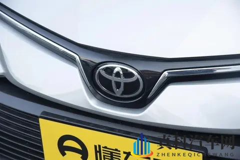 一共三款车型,燃油版卡罗拉怎么选?-1