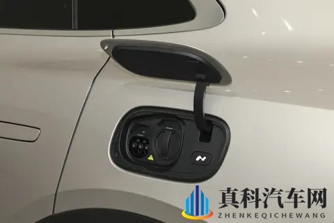 昔日家电巨头夏普跨界造车亏损千亿日元后，押注“移动客厅”-1