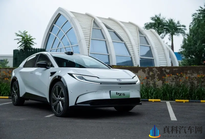 女生独自开车安全感：bZ5比“网红智能”更懂我-1
