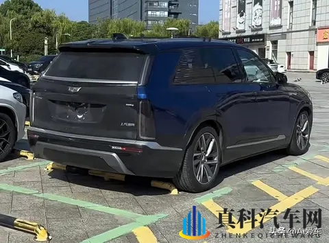 凯迪拉克VISTIQ现身！ 大尺寸6座设计-2