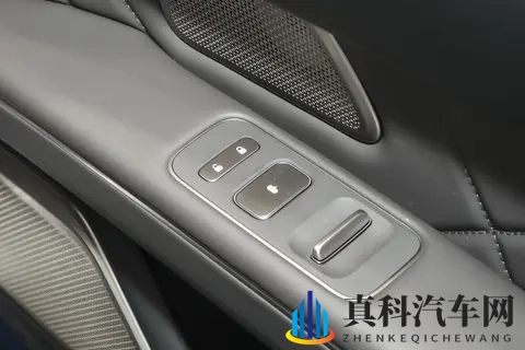 蔚来 ET9 2025 款 102kWh：行政旗舰轿车新选择-1