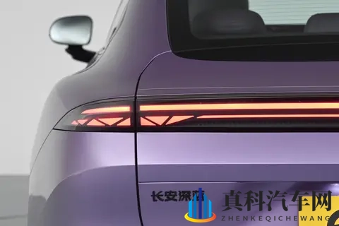 深蓝L06正式发起预售,超跑级悬架+全系激光雷达,适合年轻人?-3