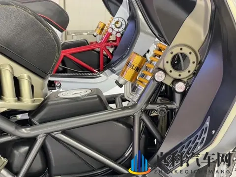 2025米兰展，全新意塔杰特Roadster 400再次惊艳突破！-3