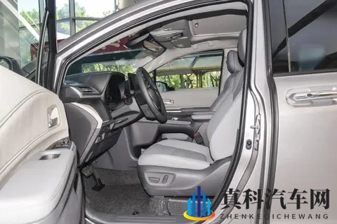 丰田赛那2026款双擎两驱，有7种不同的配置，应该如何来选择？-2