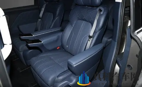 26款岚图梦想家上市即热销,乾崑ADS+59秒破百,纯电续航达350km-3